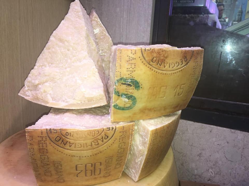 triangoli di parmigiano reggiano dop
