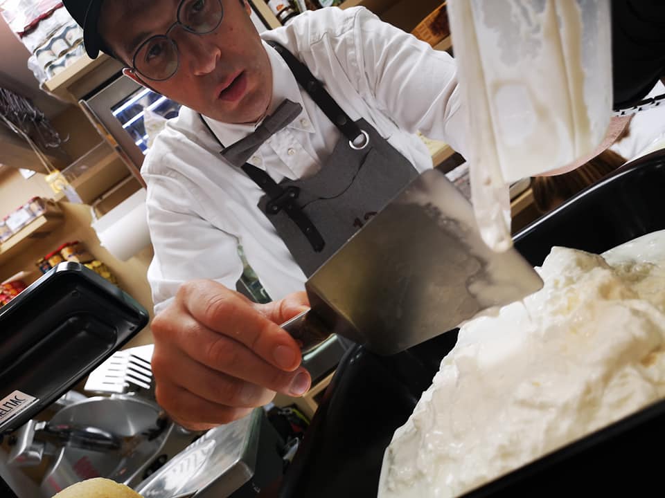 selezione di formaggi da banco 4