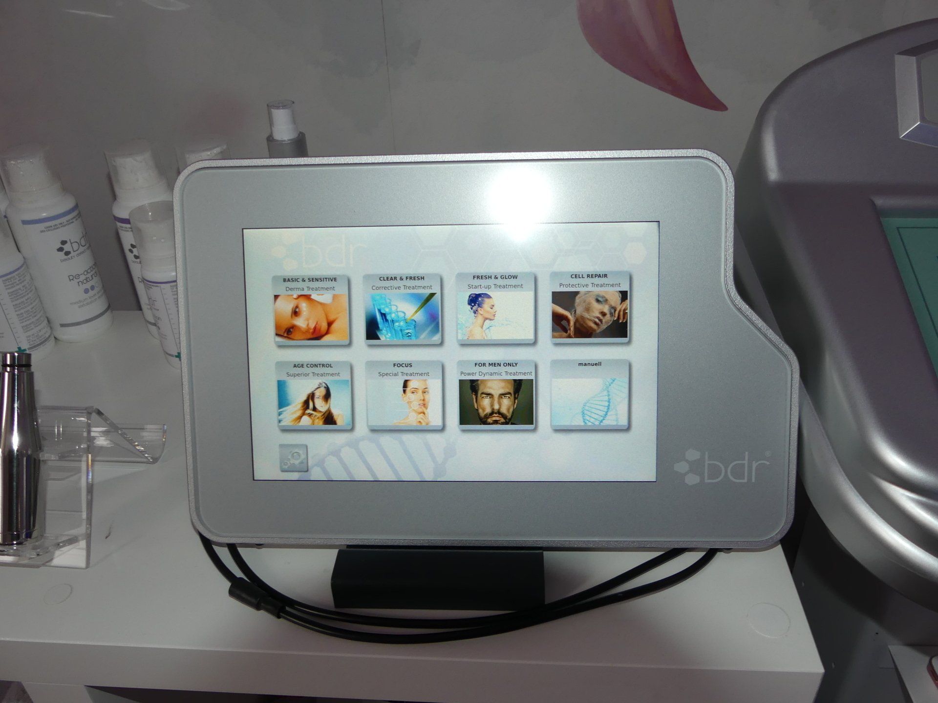 Ein Gerät, auf dem das Wort „Body“ steht