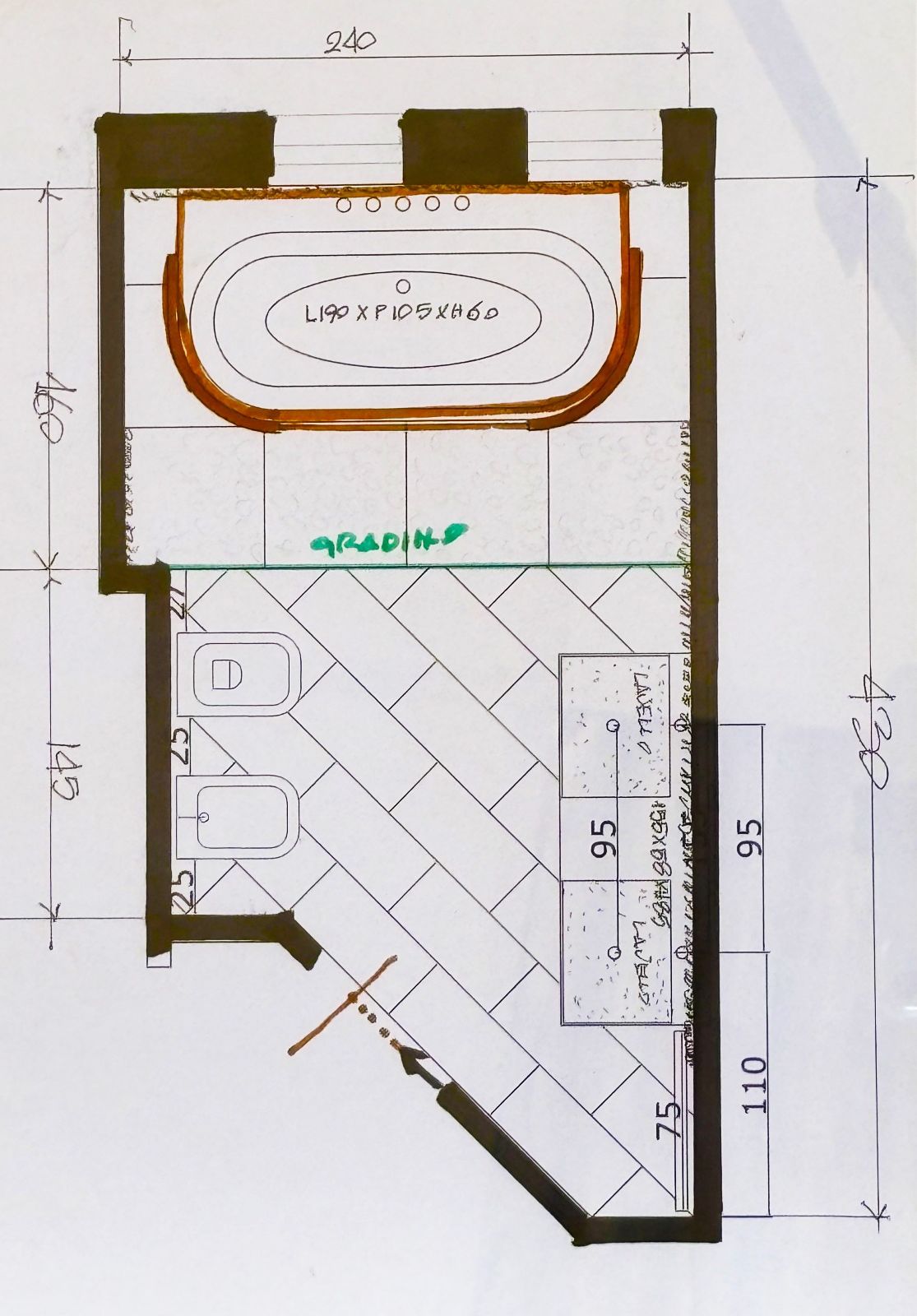 Pianta del bagno disegnata a mano con vasca, WC, mobile lavabo e dimensioni.