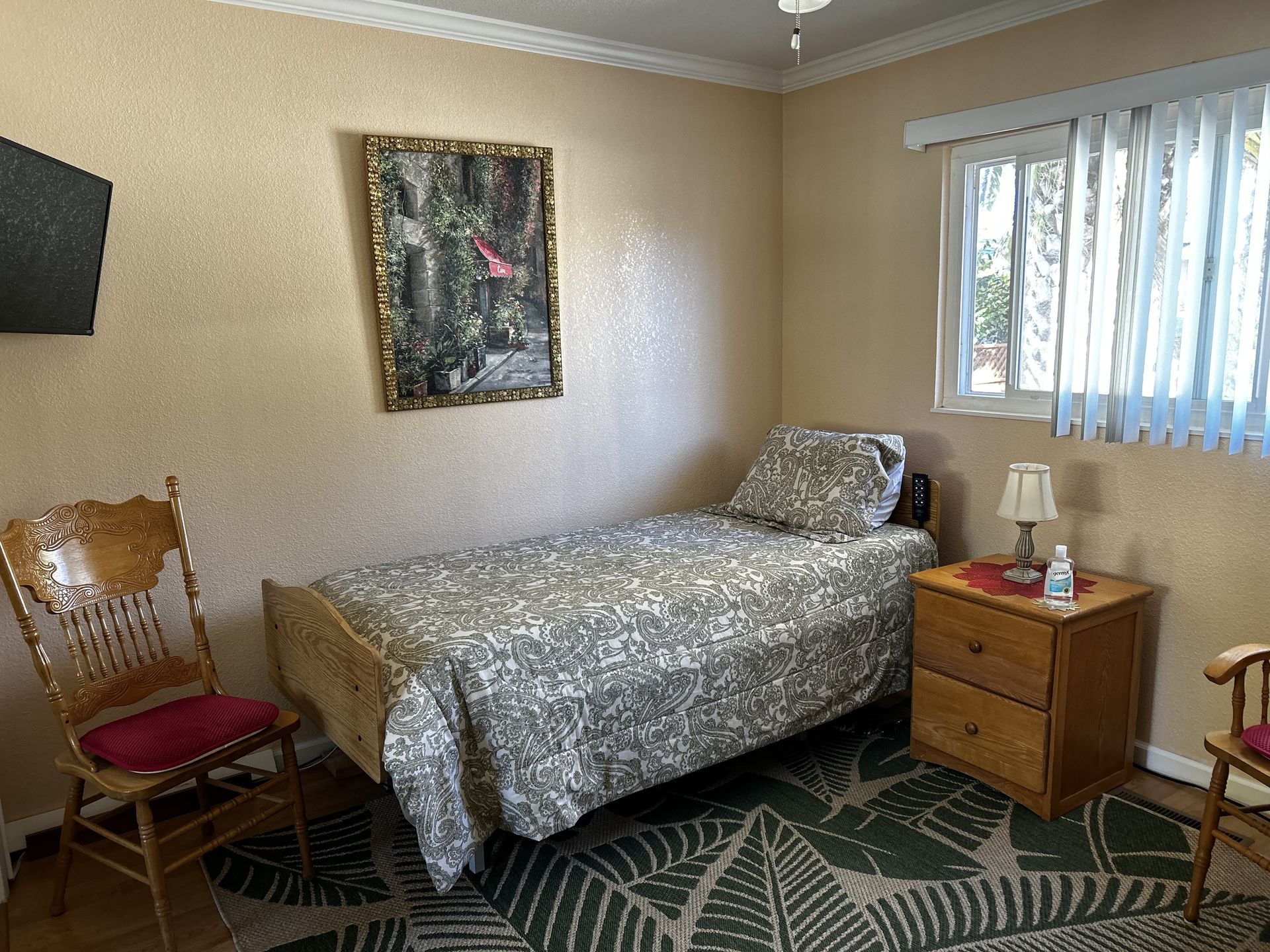 closer look of the bed