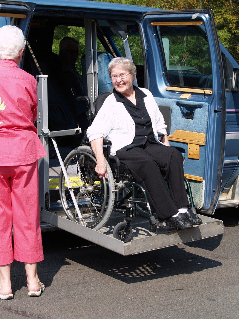 Senior Woman Smiling — Irving, TX — Elite Care Transports
