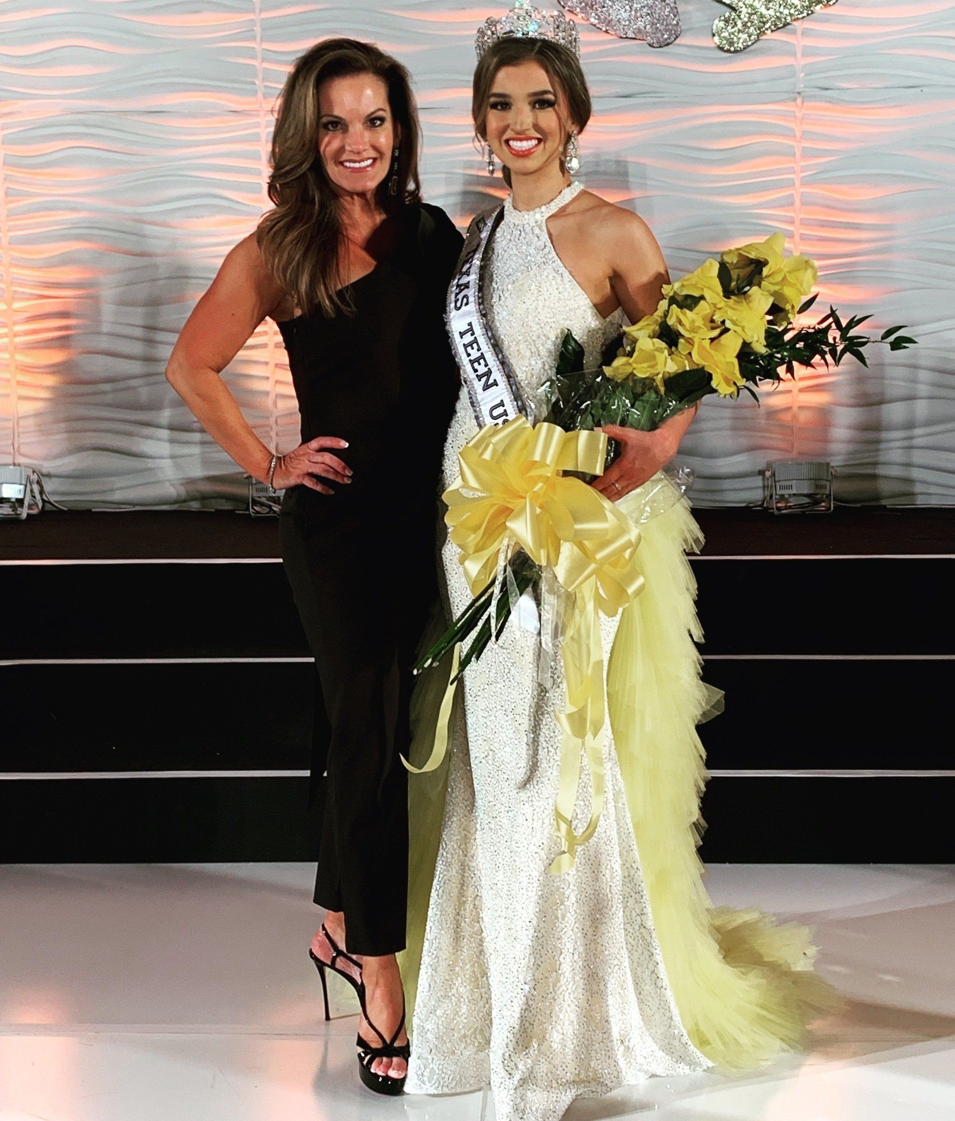 Picture of Lisa Dean at a Pageant