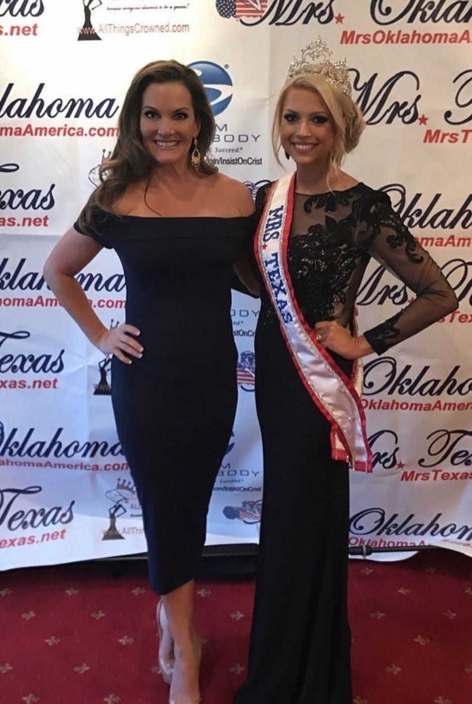 Picture of Lisa Dean with a contestant