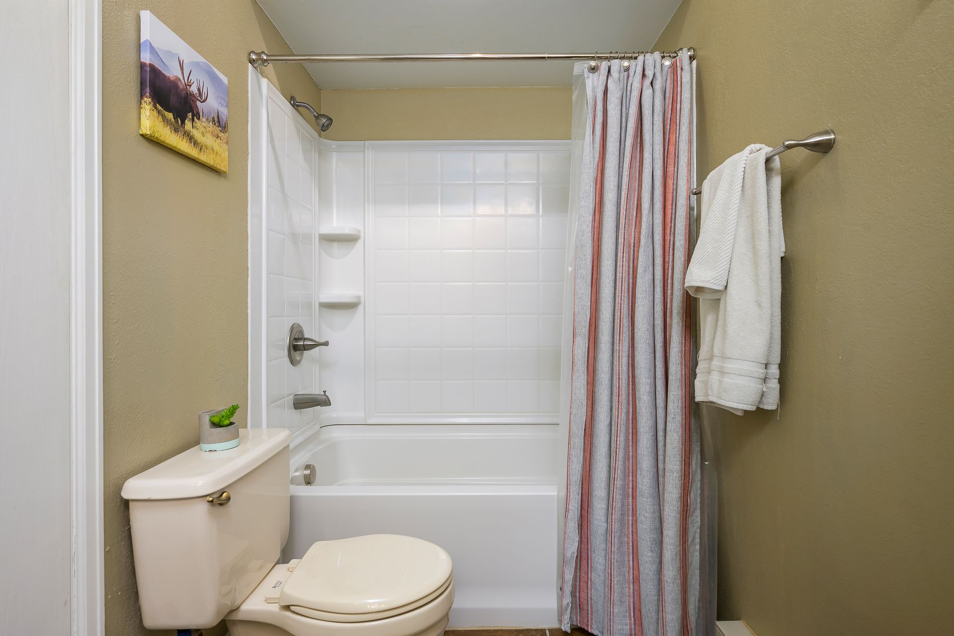 35 Promontory unit 9 bathroom 2