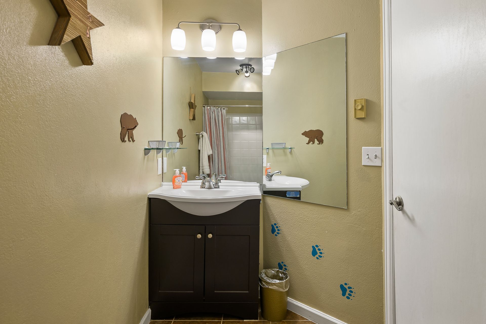 35 Promontory unit 9 bathroom