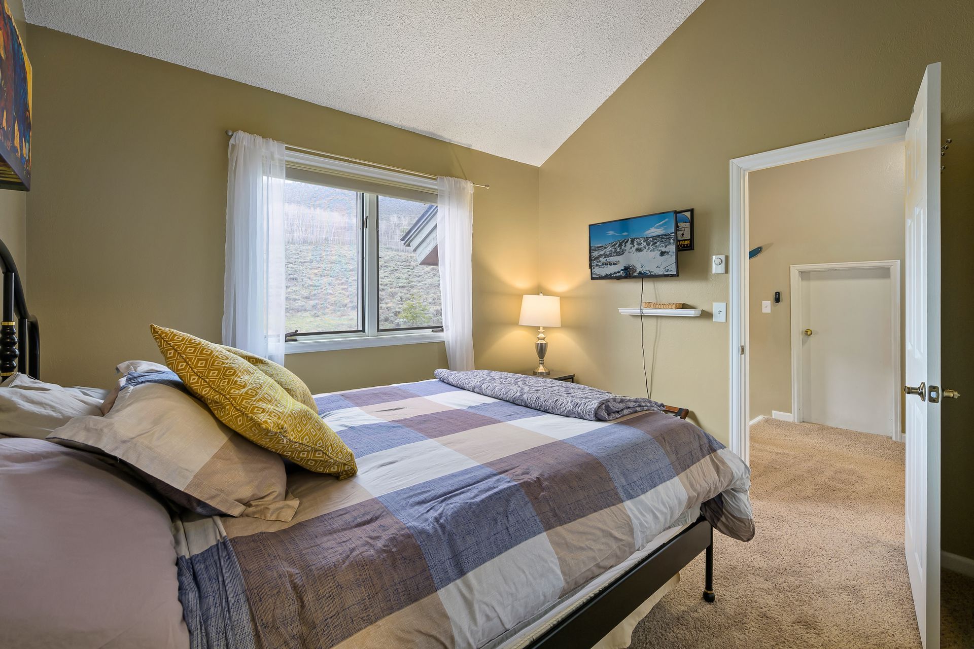 35 Promontory unit 9 upstairs second room 1