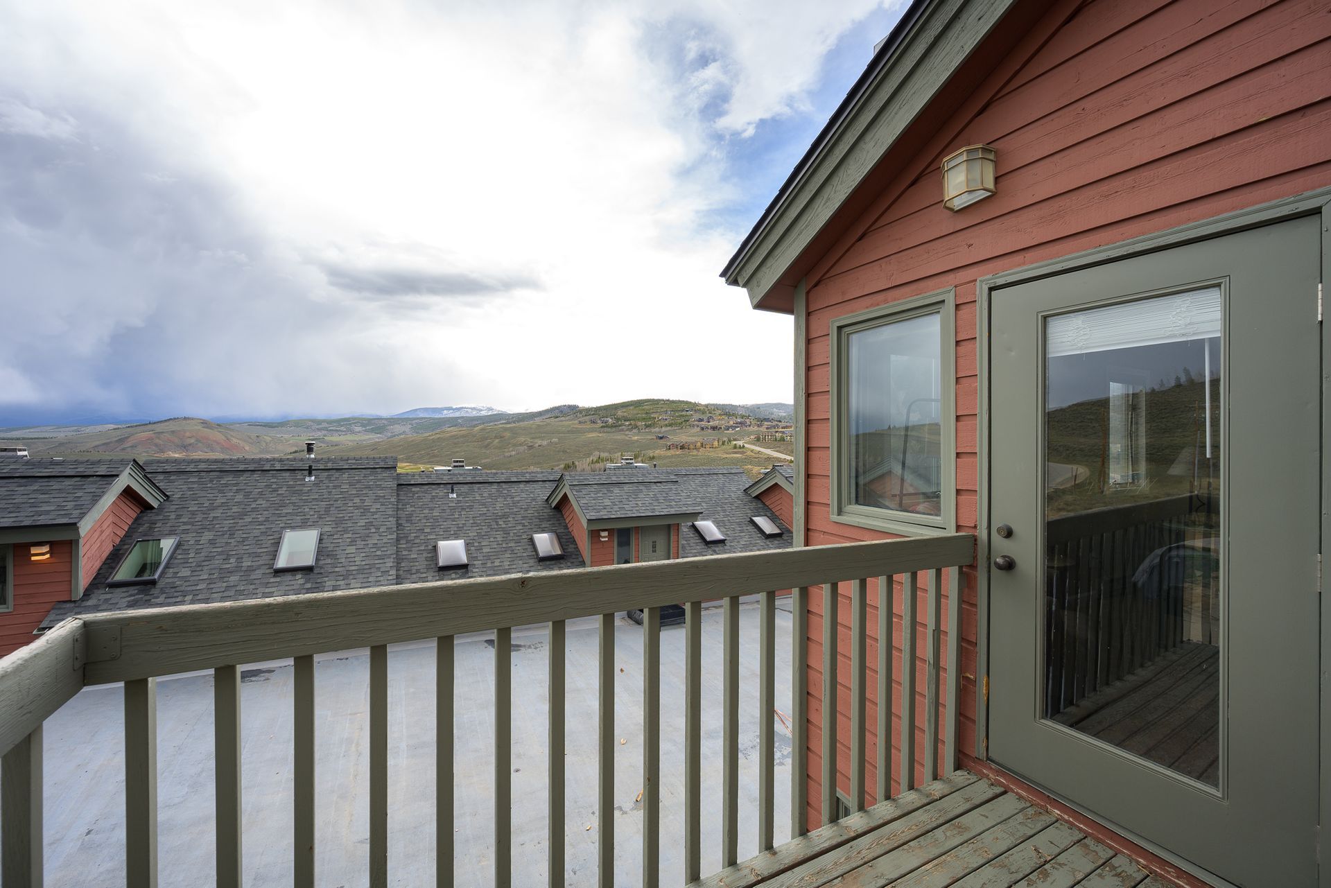 35 Promontory unit 9 side deck