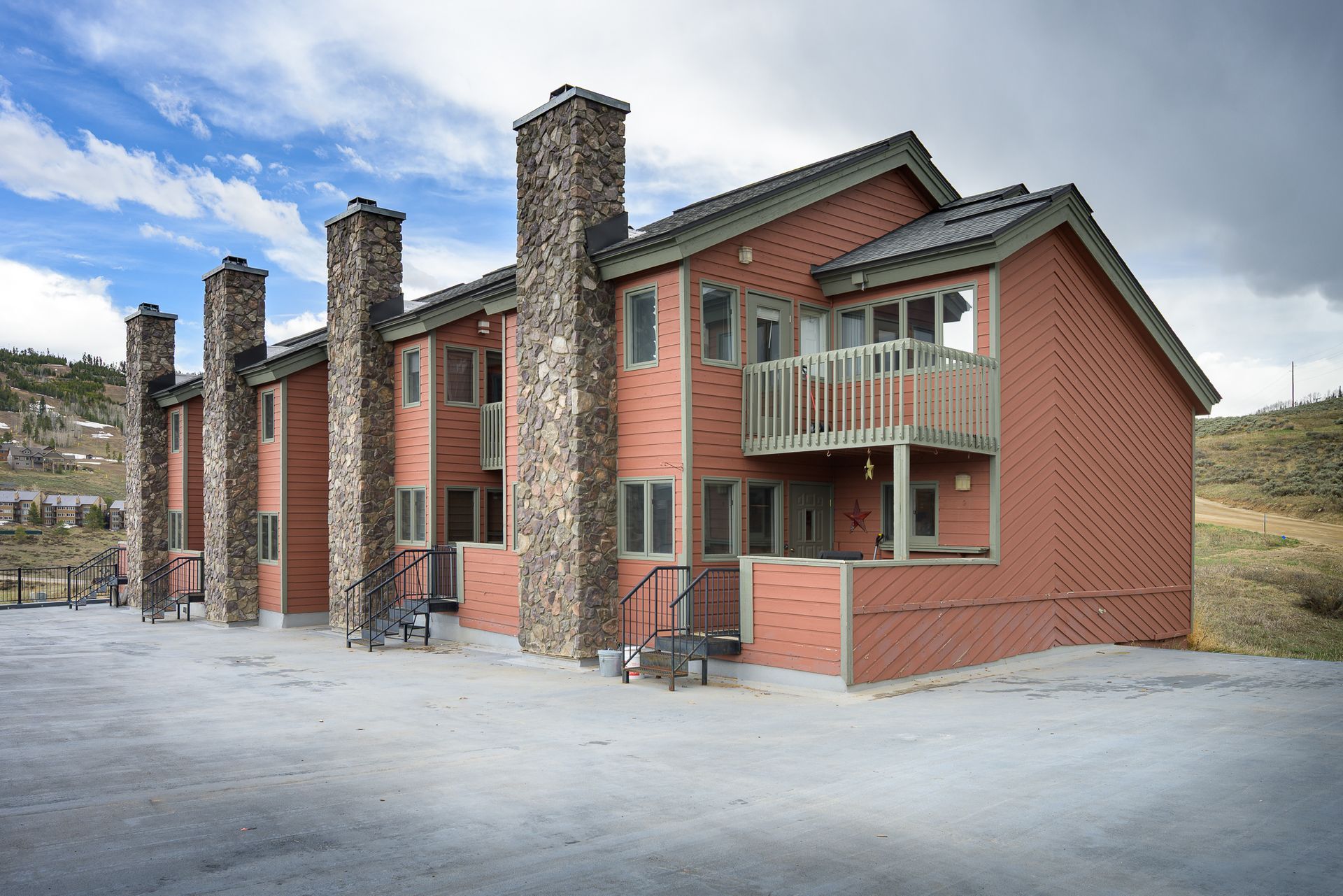 35 Promontory unit 9 back view