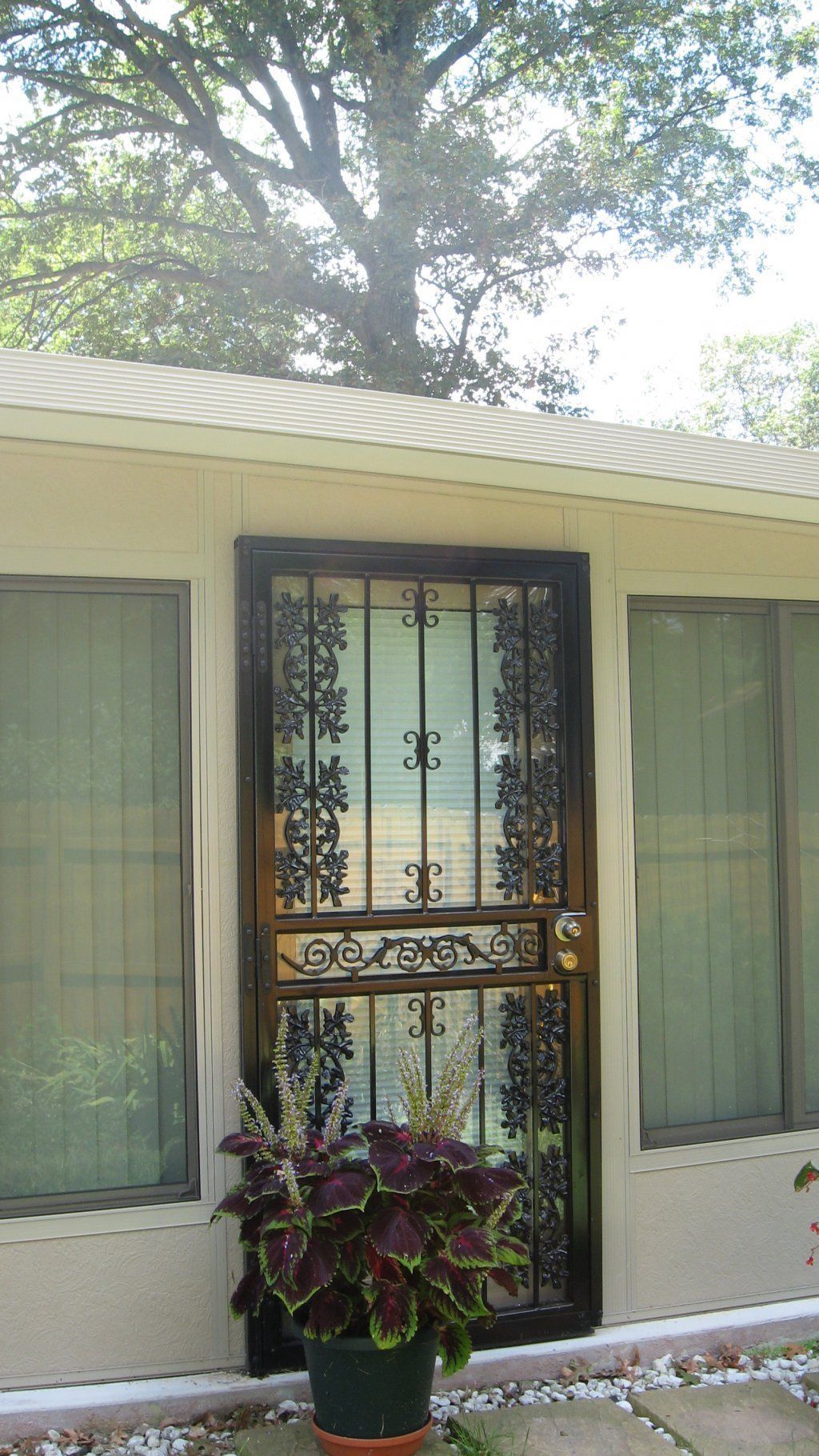 Oak Deluxe Maxi - Indianapolis, IN - Markin Sales Camper & Security Doors