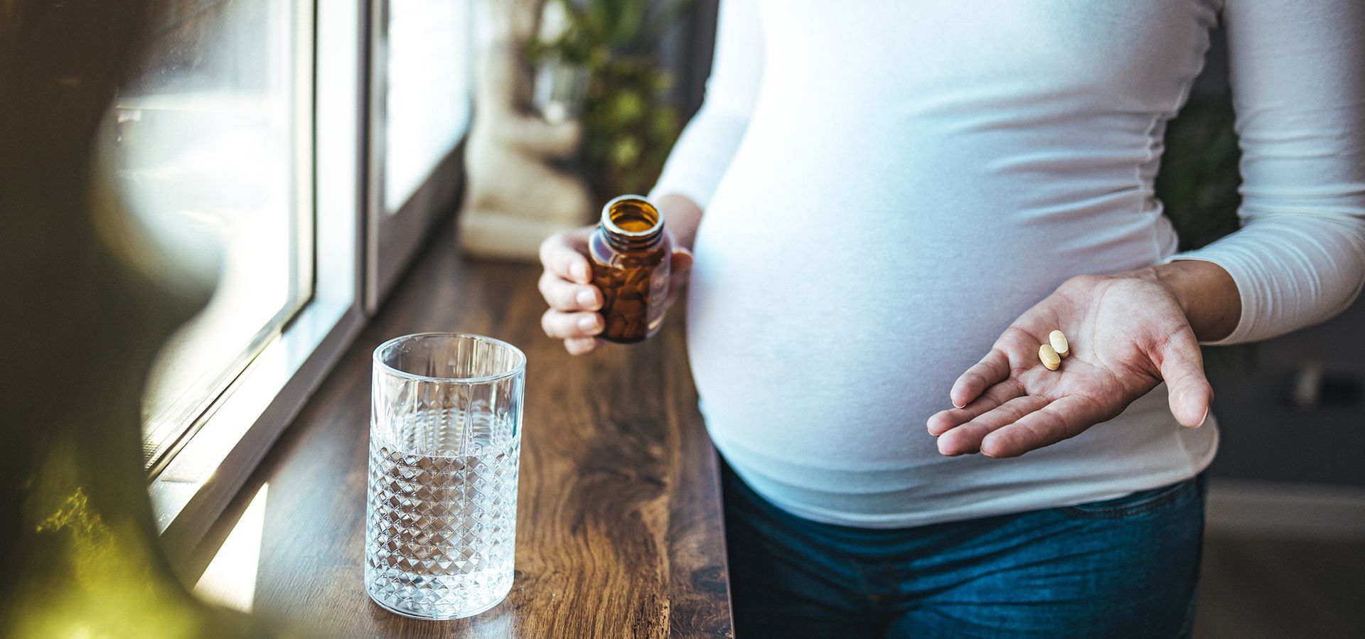 Pregnant women taking Tylenol Pregnant women taking Tylenol