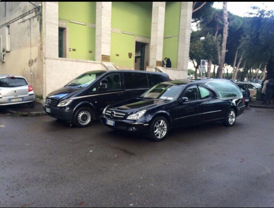 Auto e furgoni funebri