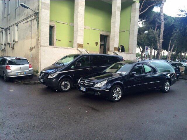 Auto e furgoni per funerali