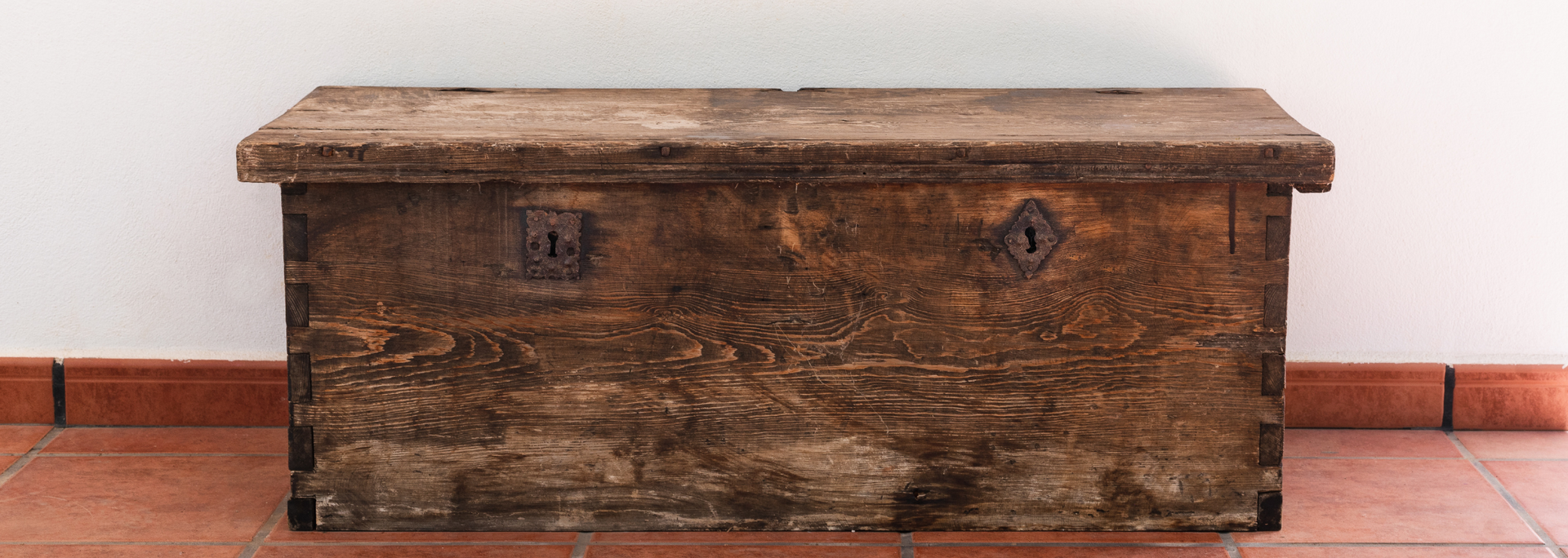 Picture of an old wooden casket