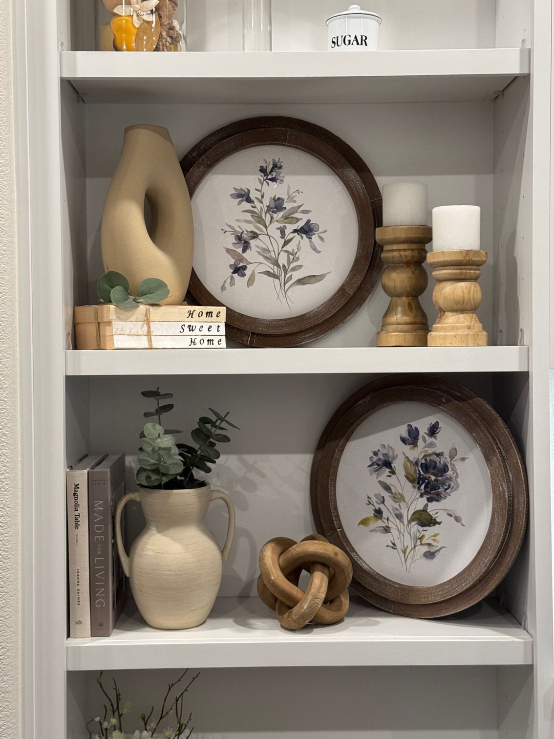 Shelf decorations