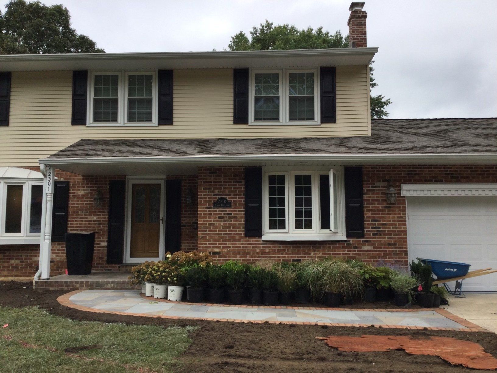 House Entrance Landscaping Zoom Out — New Castle, DE — Ayala Landscaping