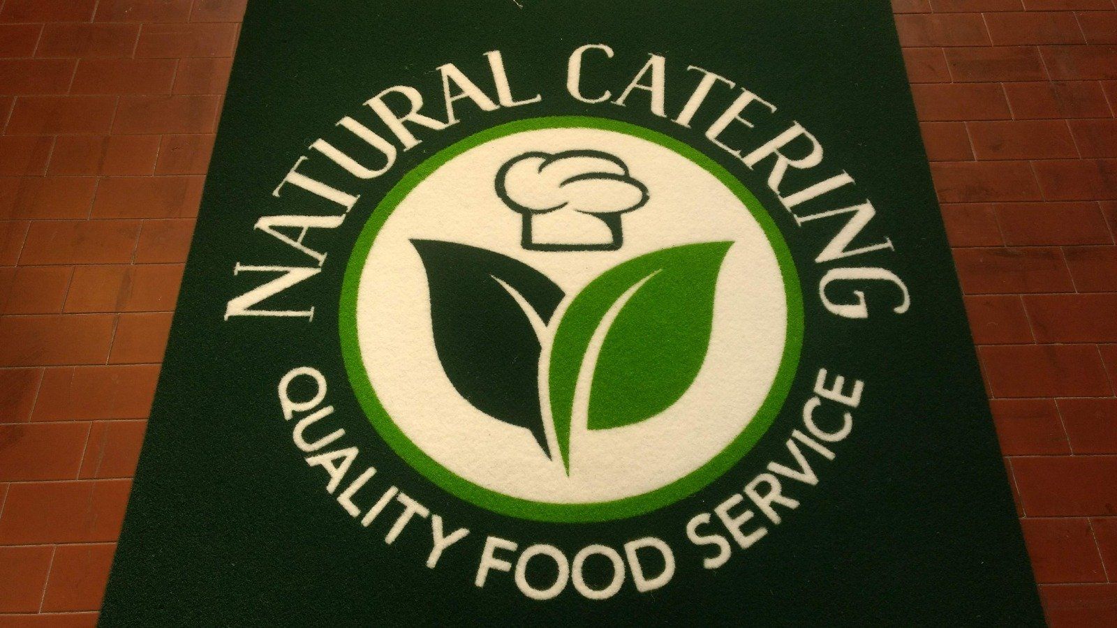 tappeto realizzato su misura con logo aziendale