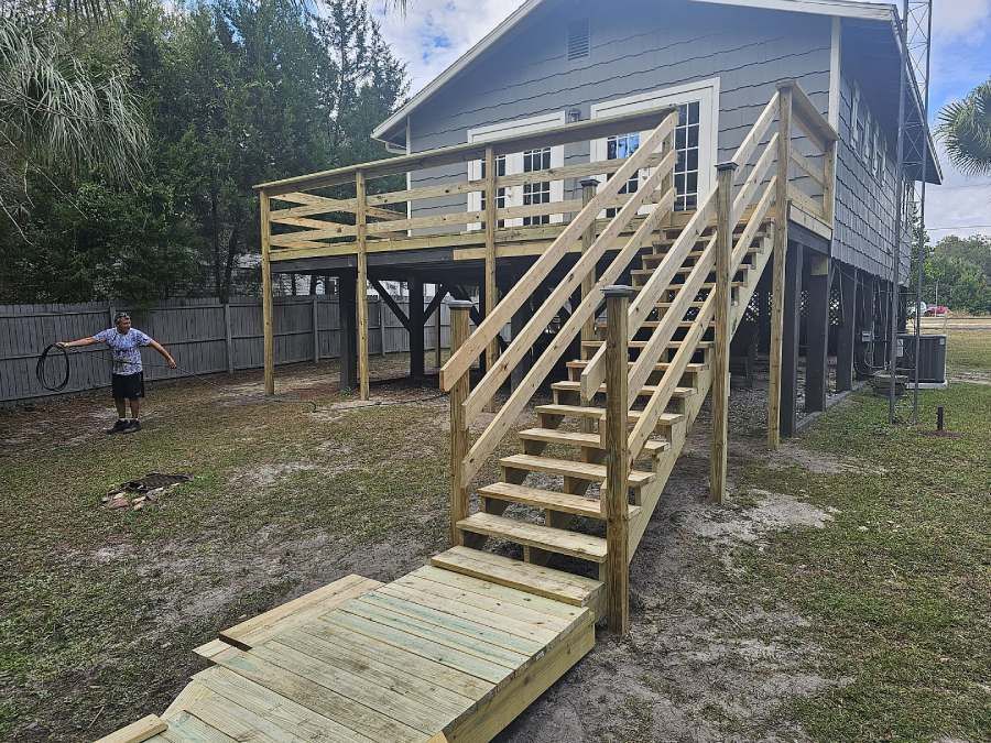 A custom deck built in Homosassa FL by Michael Beach Fence