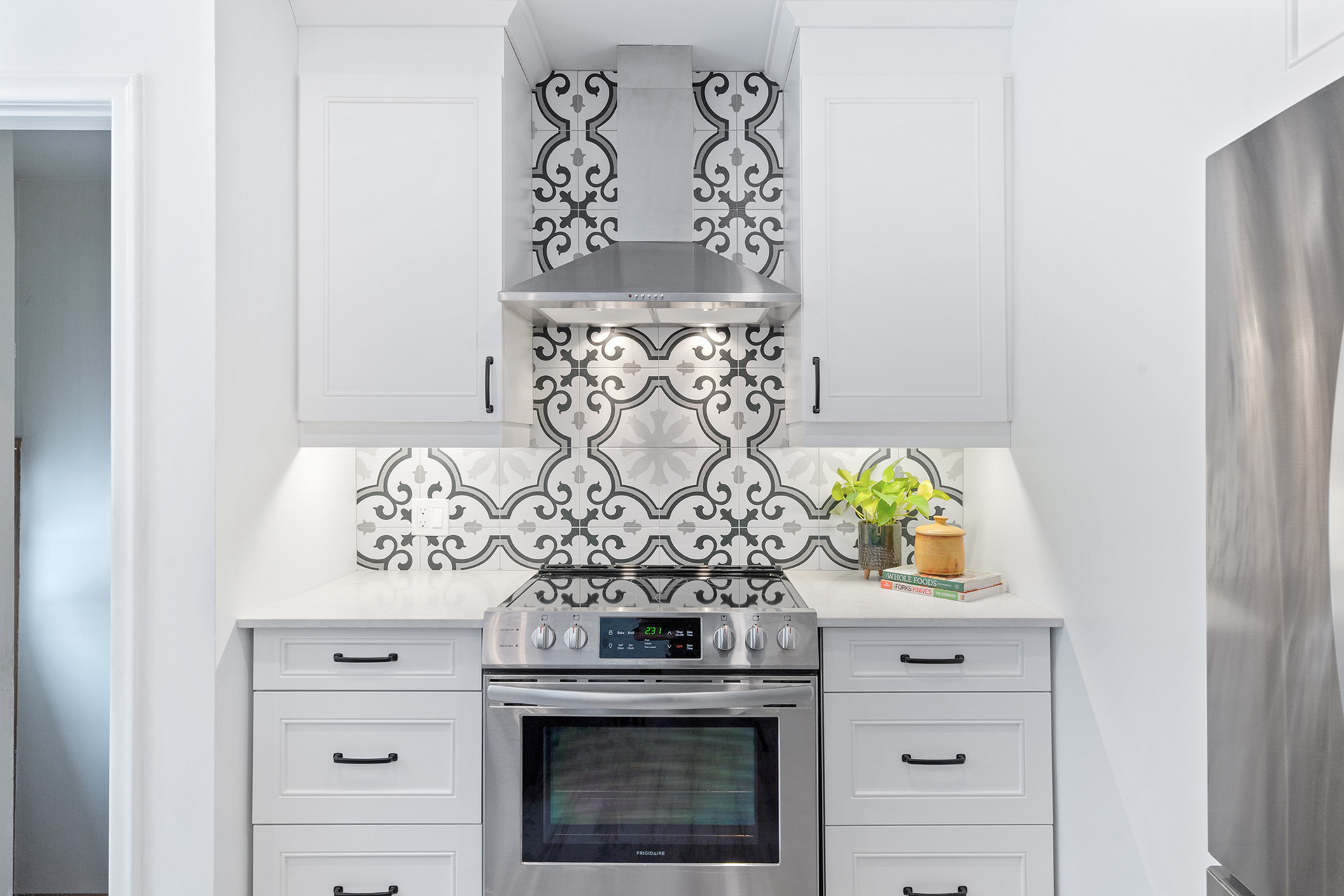 cooking station with drawers