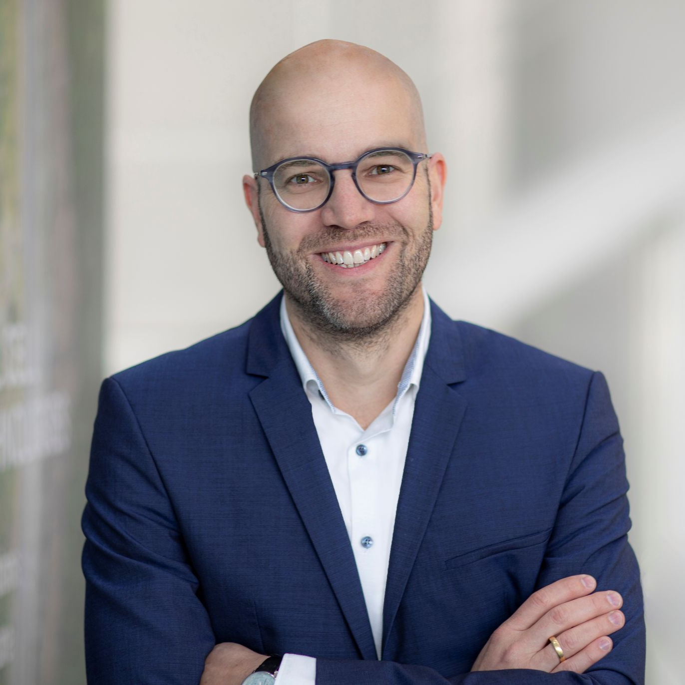 Dr. Stefan Dwenger