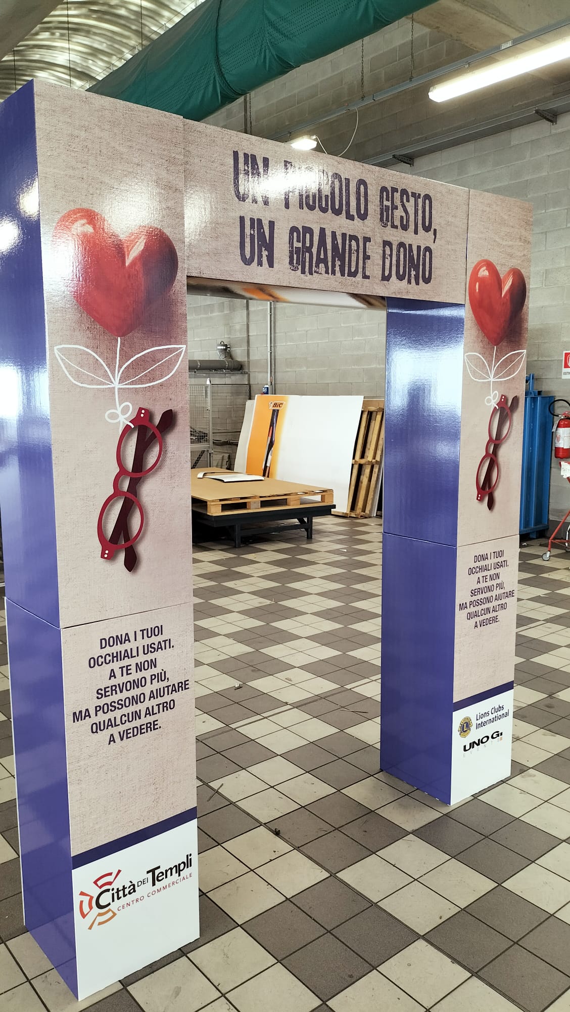 cartone promozionale occhiali