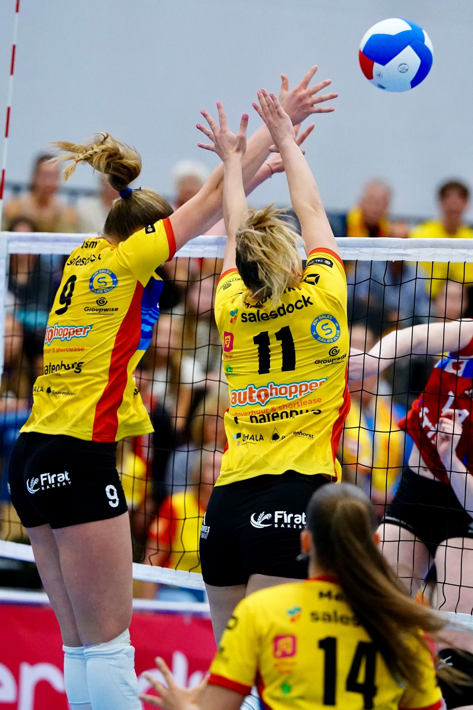 Susan Dambrink #11
Yfke Jelsma #9