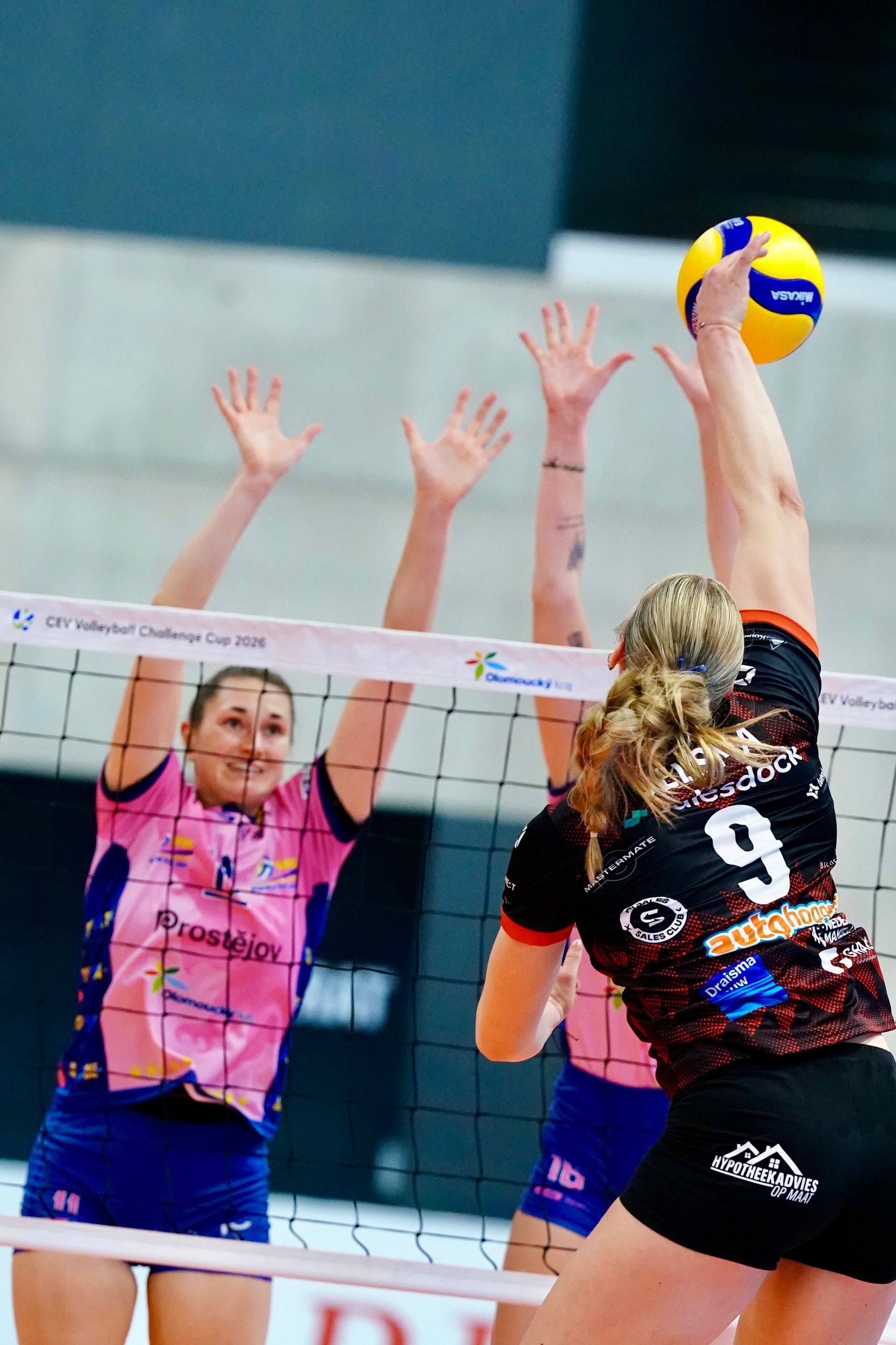 Volleybal Draisma Dynamo in actie