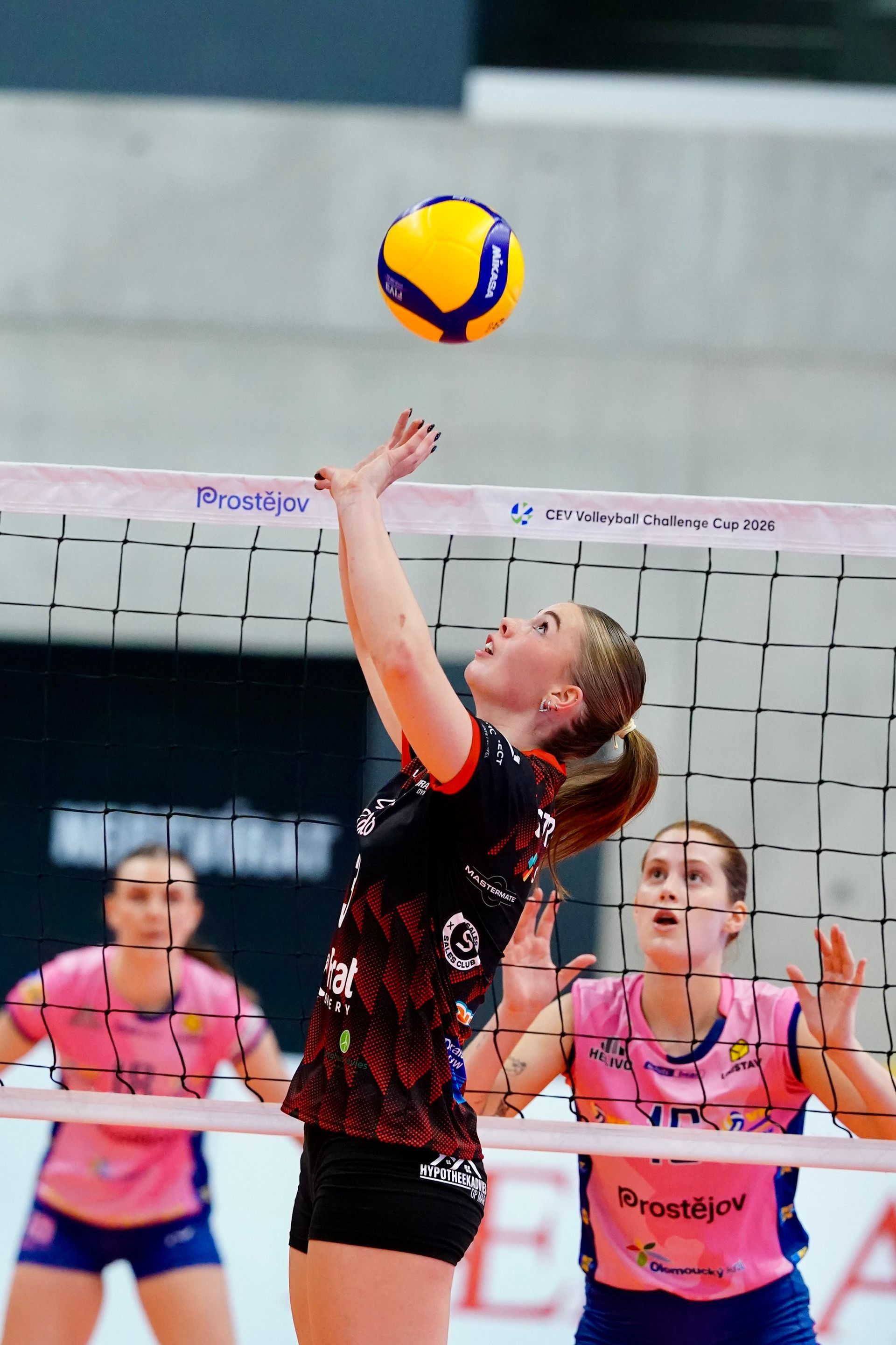 Volleybal Draisma Dynamo in actie