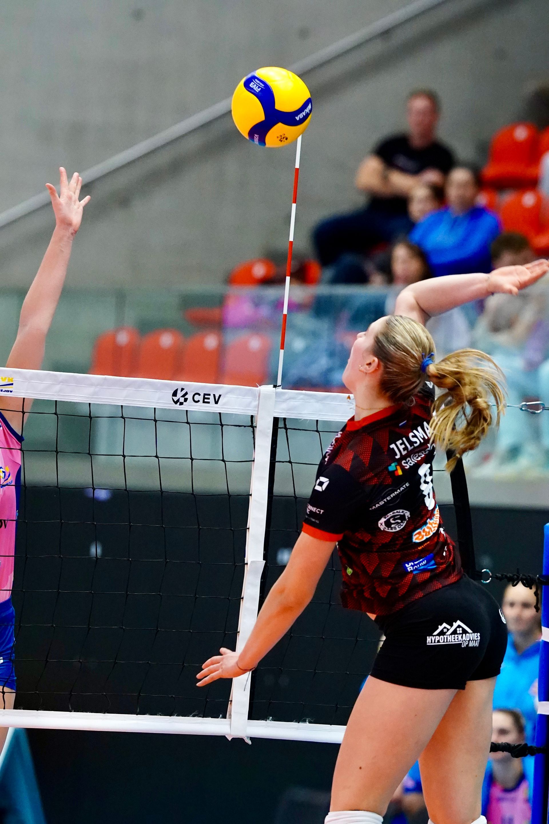 Volleybal Draisma Dynamo in actie