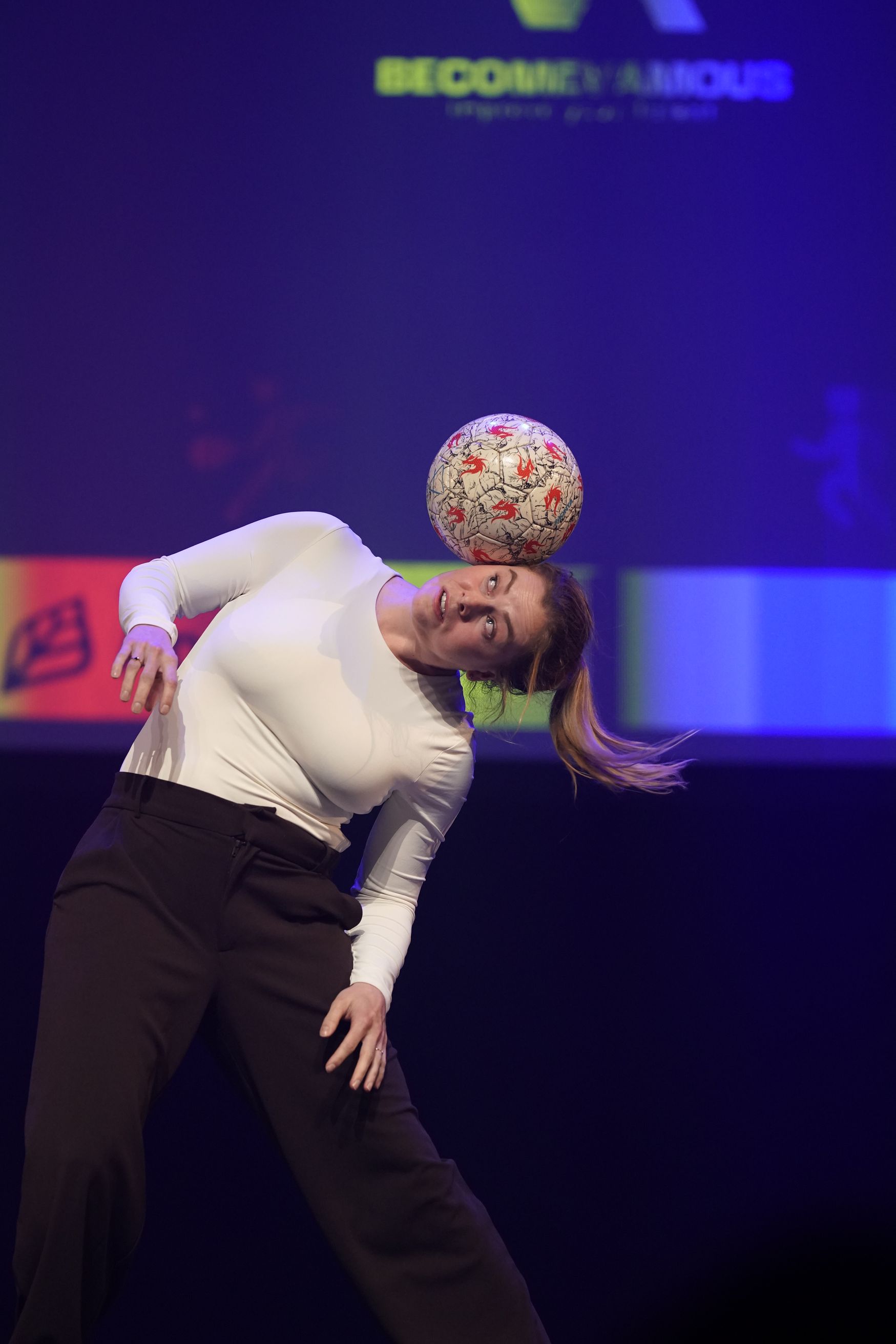 Jasmijn Janssen Freestyle voetbalster
©2026-Strikwerda Fotografie
