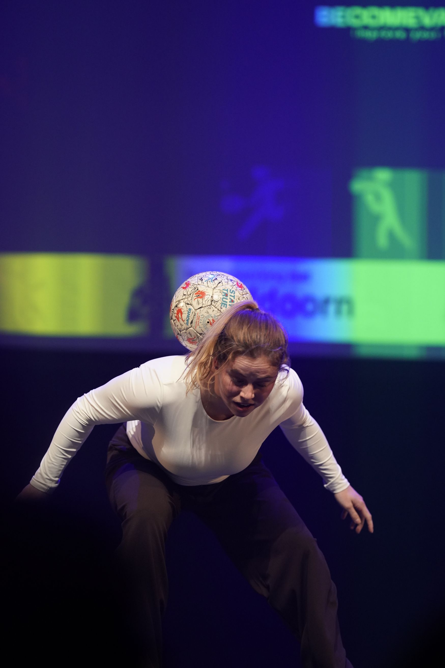 Jasmijn Janssen Freestyle voetbalster
©2026-Strikwerda Fotografie
