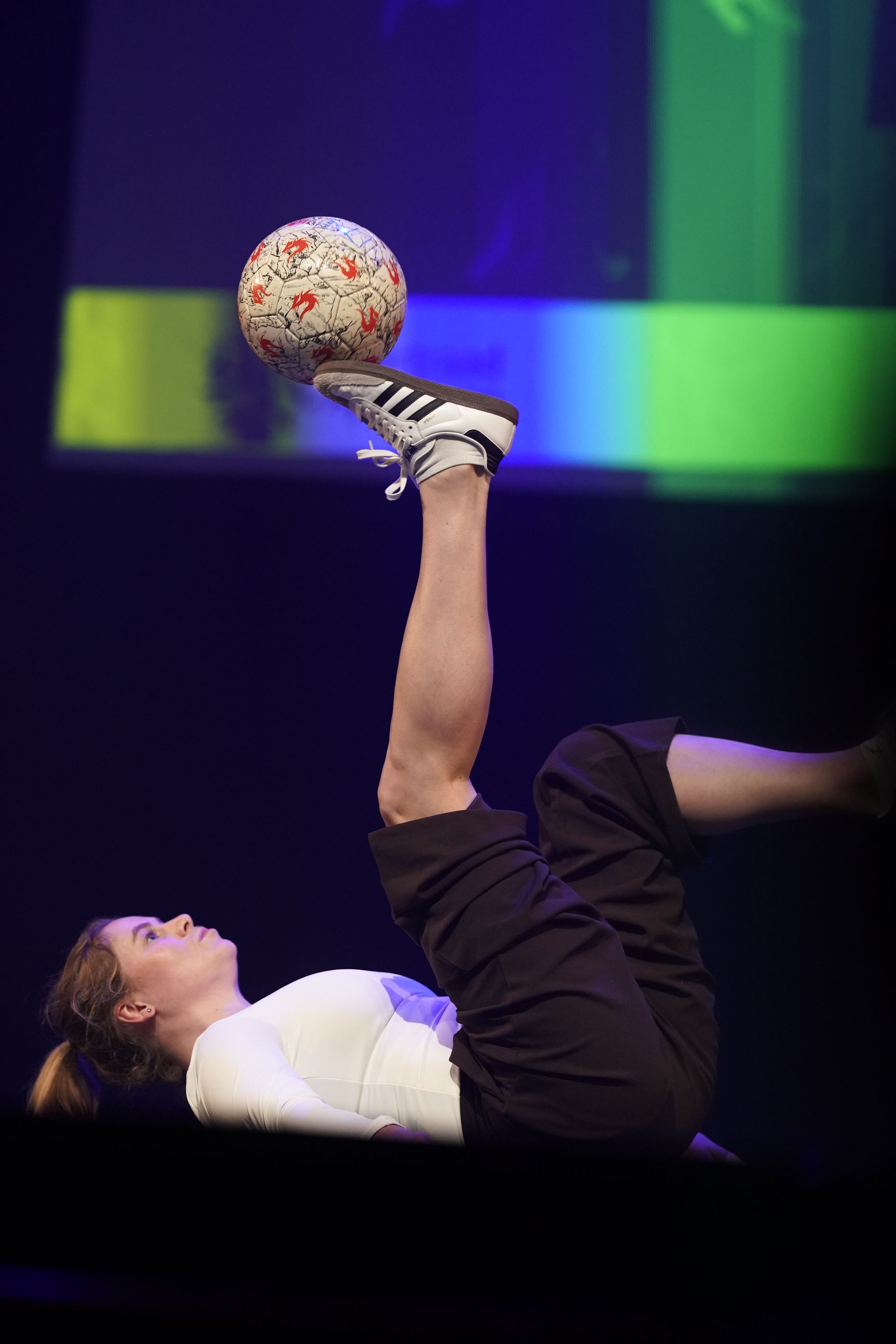 Jasmijn Janssen Freestyle voetbalster
©2026-Strikwerda Fotografie
