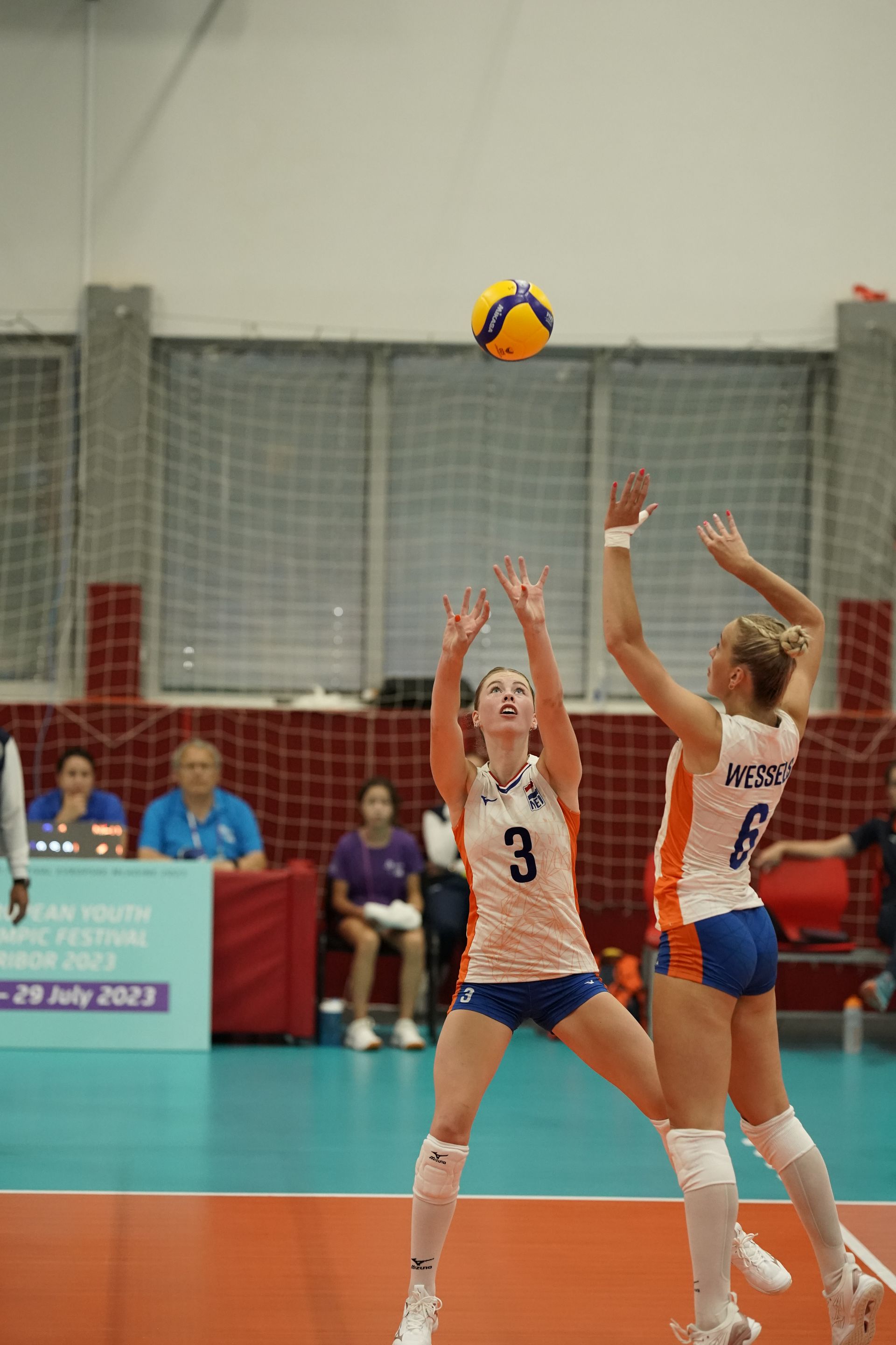 Luna Strikwerda
Roos Wessels
©2026-Strikwerda Fotografie