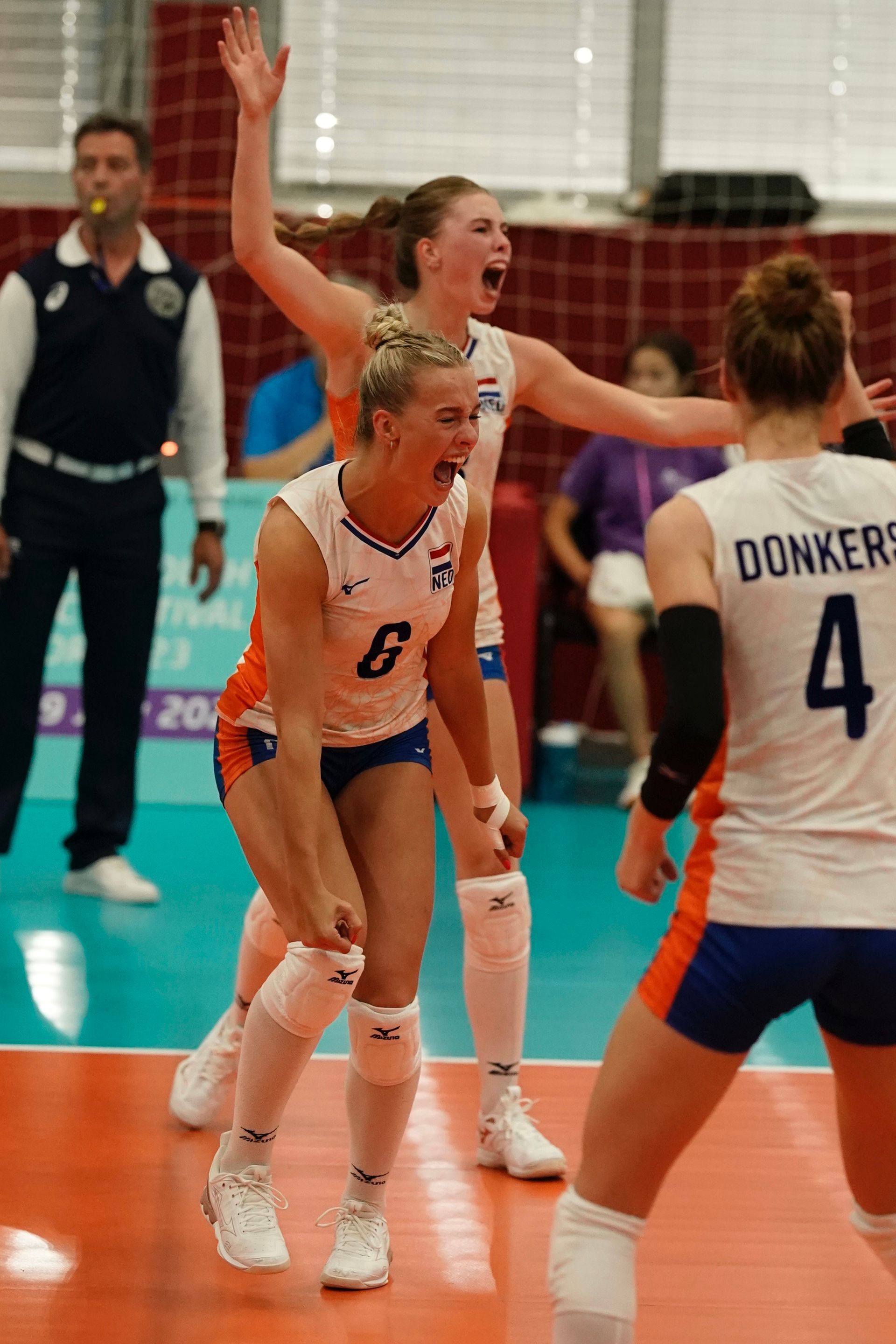 Roos Wessels
Luna Strikwerda
©2026-Strikwerda Fotografie