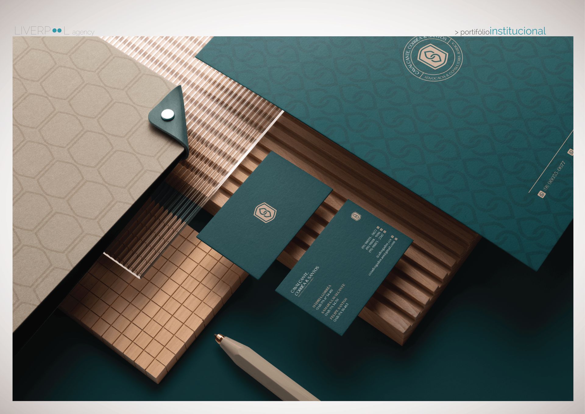 Um site com vários logotipos nele