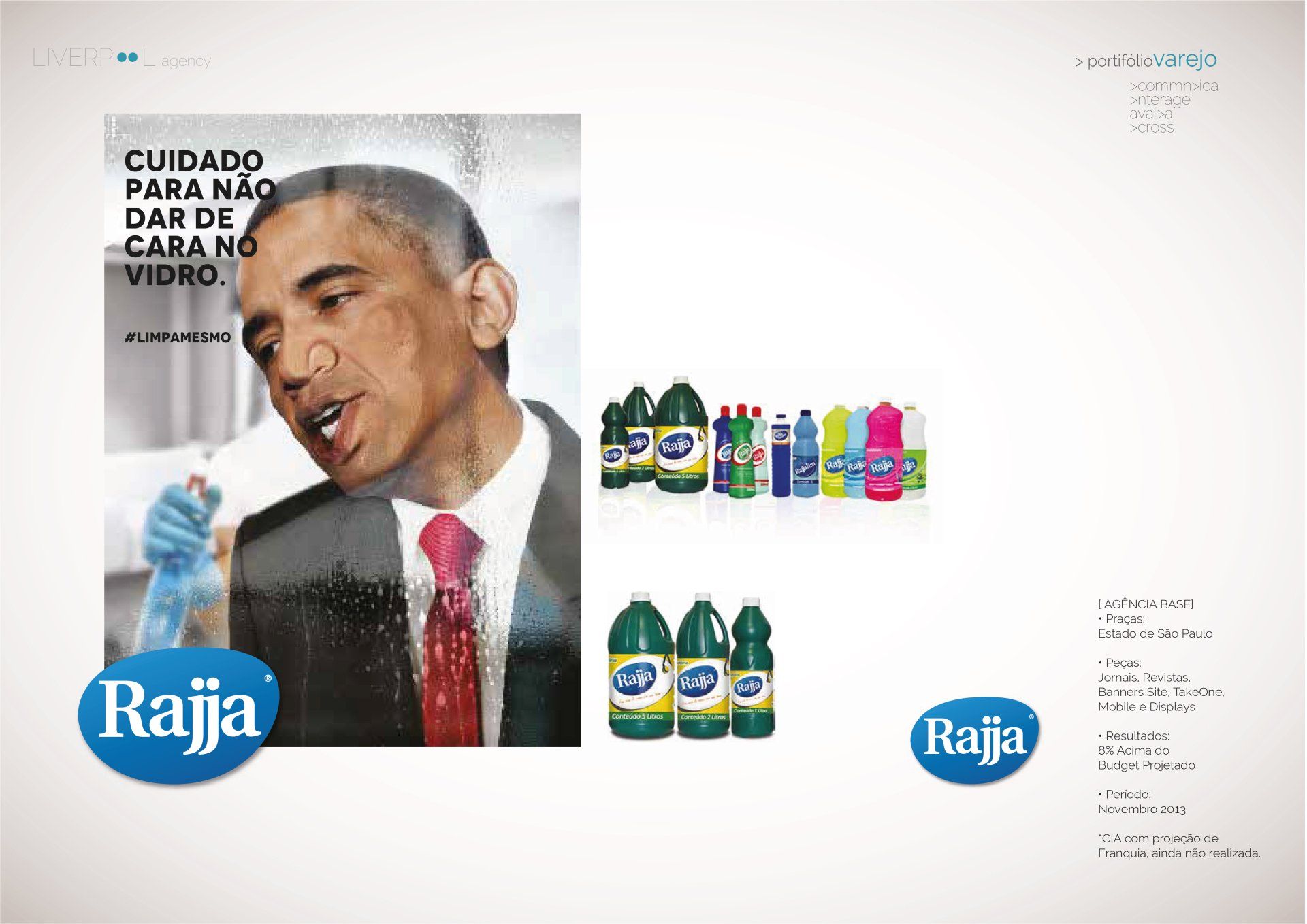 Um homem de terno e gravata está segurando um borrifador.