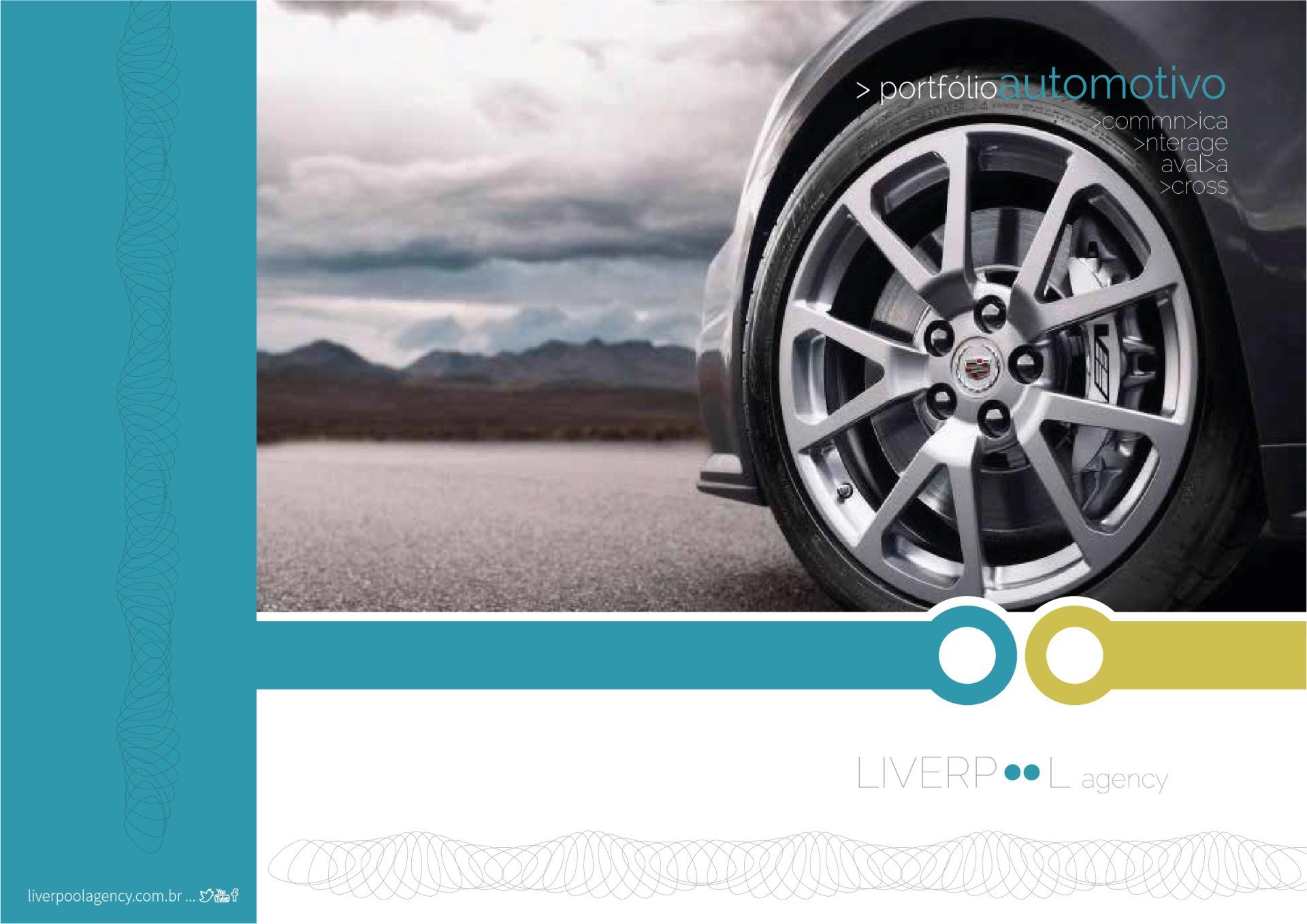 Um close de uma roda de carro em uma estrada.