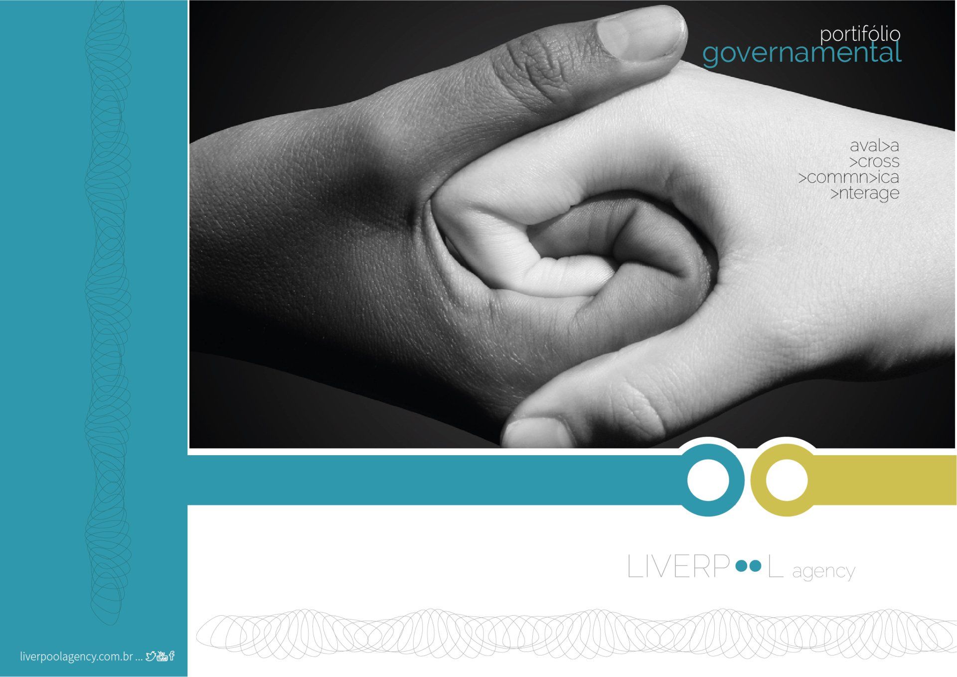 Uma foto em preto e branco de uma pessoa segurando a mão de outra pessoa