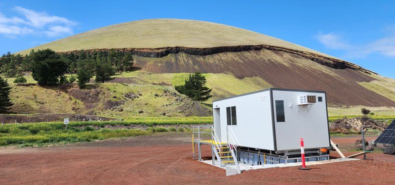 Portable mine site buildings
