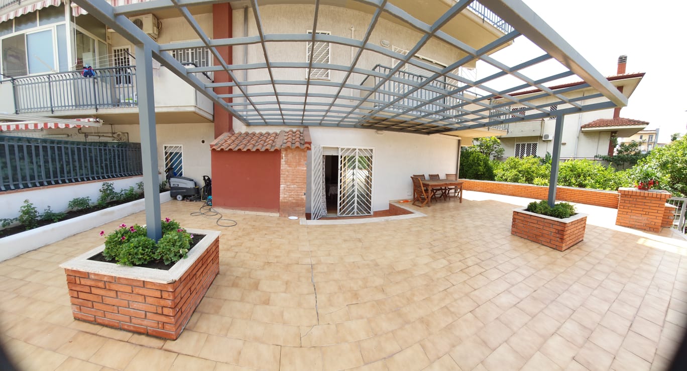 ingresso di una residenza per anziani