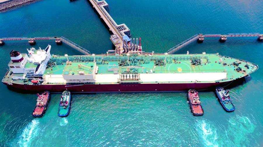 LNG tanker at Guangdong Dapeng LNG Terminal in Shengzhen, China