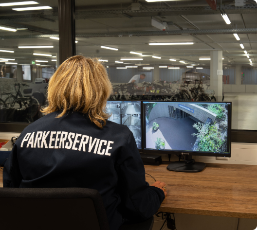 werkzaam zijn in de fietsenstalling als beheerder en beveiliger