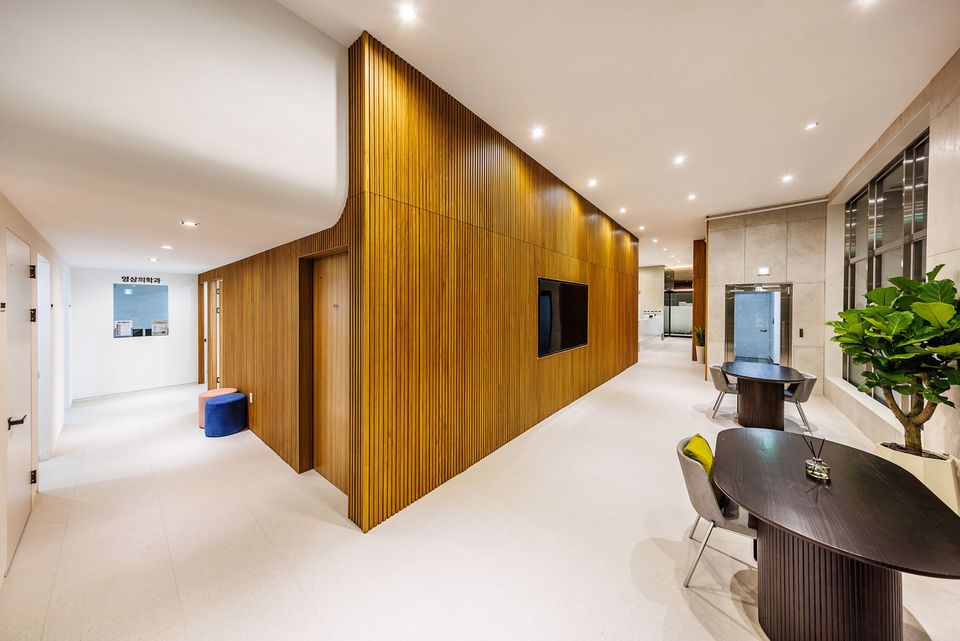 Interior corridor at Sinsoe Women's Clinic, Gangnam, Seoul