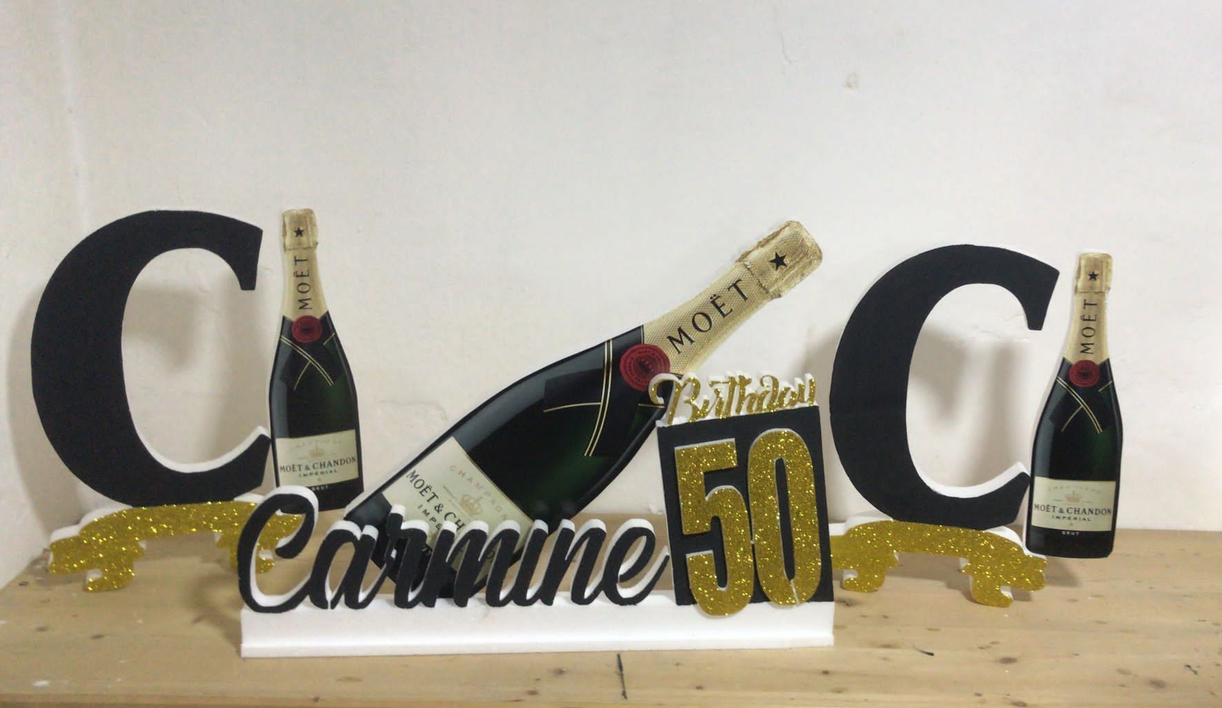 Un cartello con la scritta