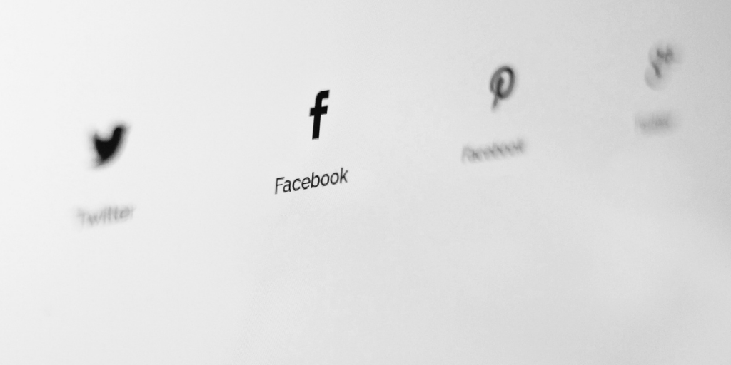 social media icons focusing on facebook