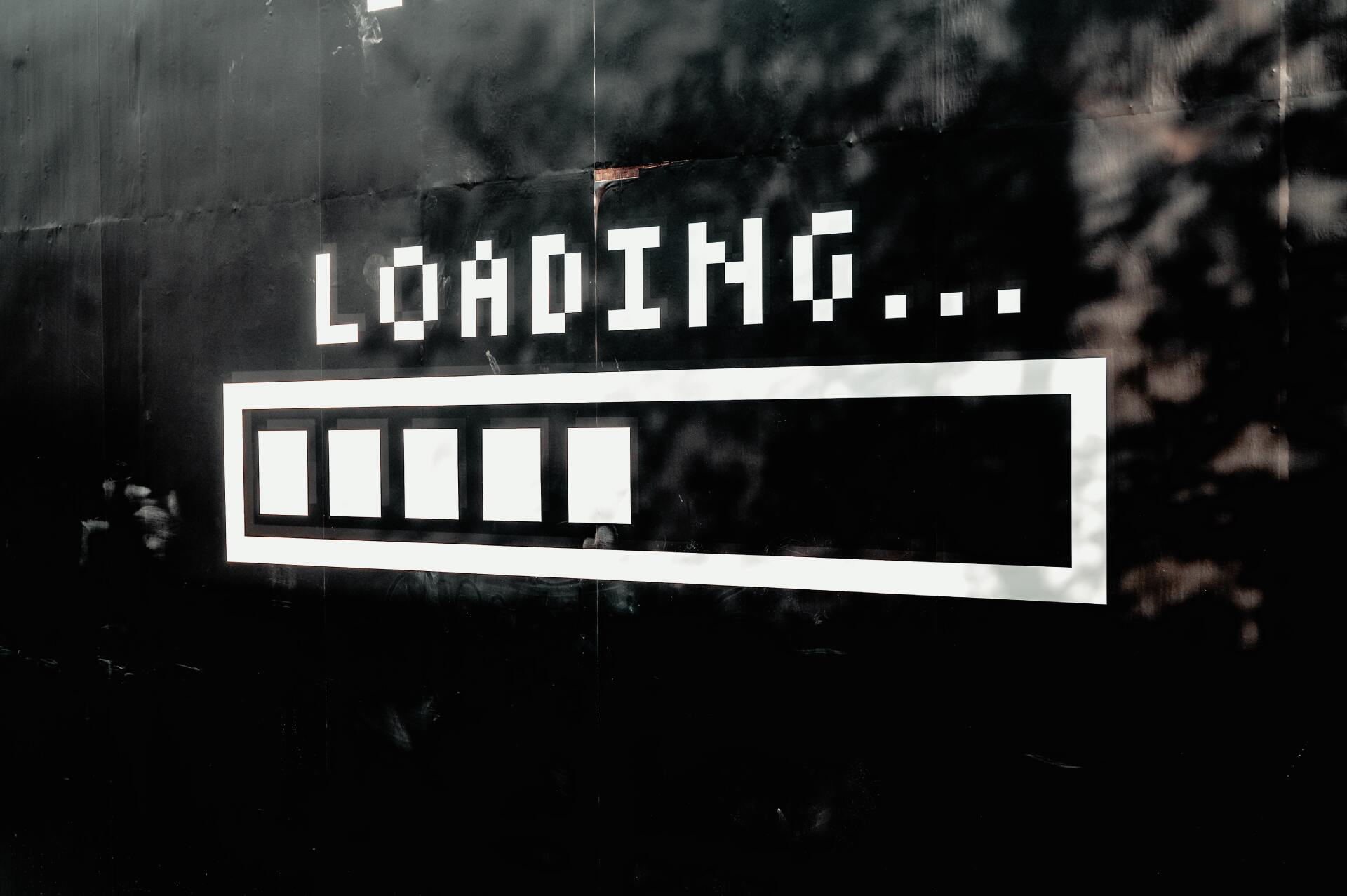 an image showing a loading bar which depicts slow loading