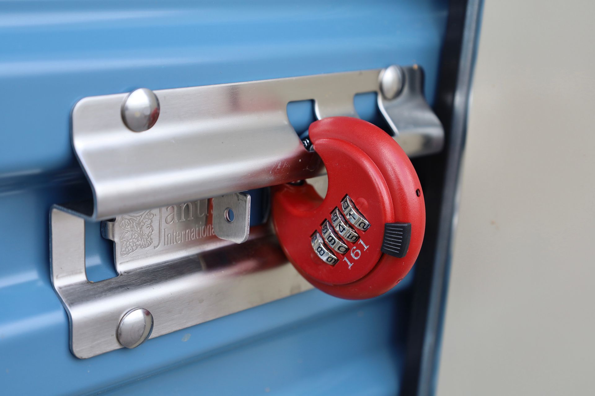 A picture of a self storage lock securing a self storage unit in Murray Kentucky 