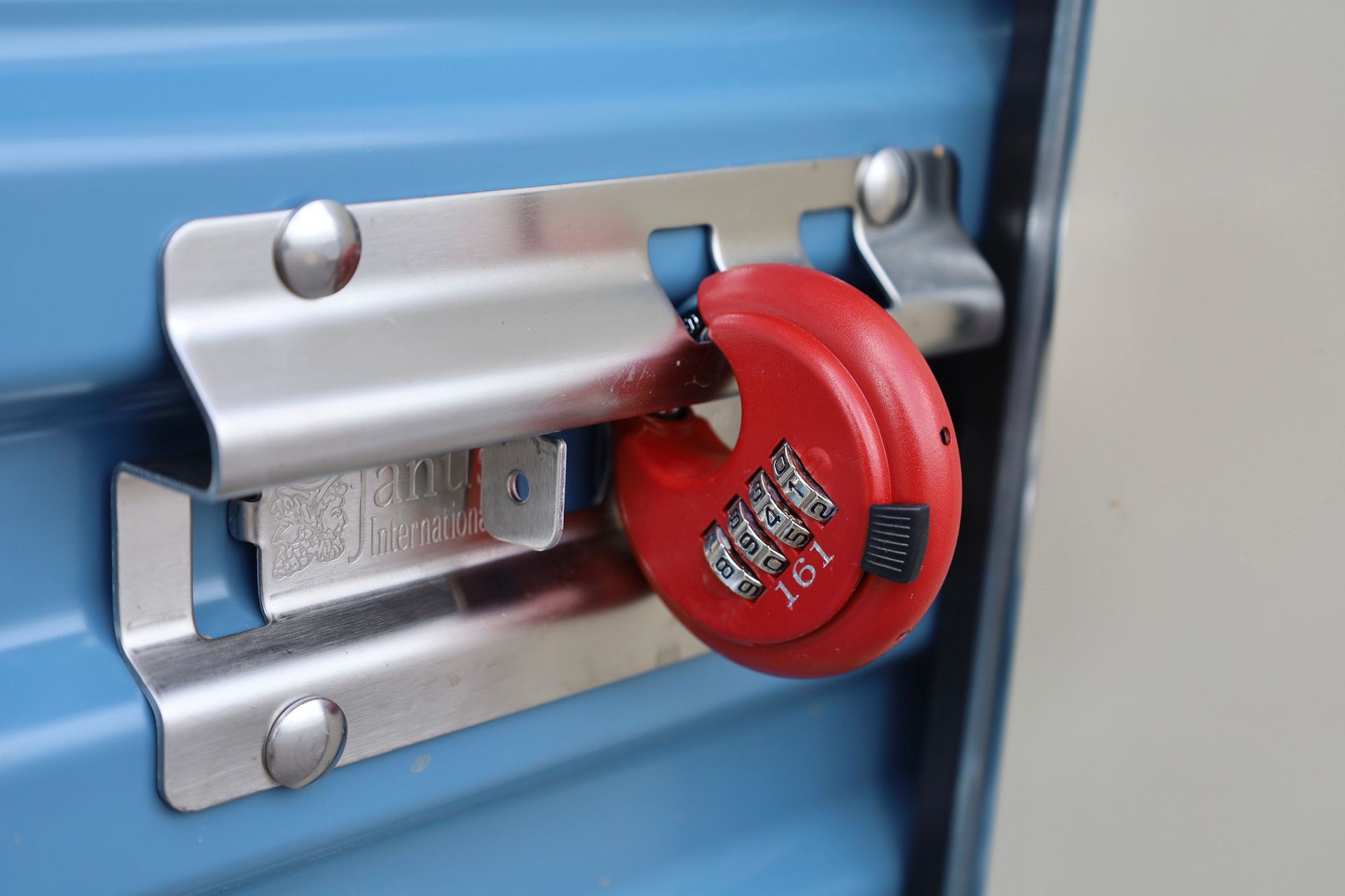A picture of a self storage lock securing a self storage unit in Eddyville Kentucky 