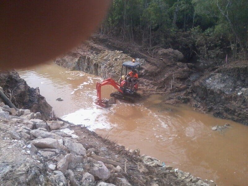 Pipe Laying - Mitchell Creek