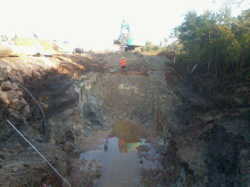 Pipe Laying - Mitchell Creek